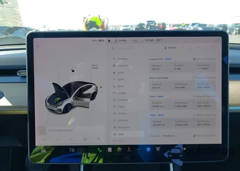 2020 Tesla Model 3 Long Range Dual Motor All-Wheel Drive z USA, uszkodzony, nr VIN 5YJ3E1EBXLF637482